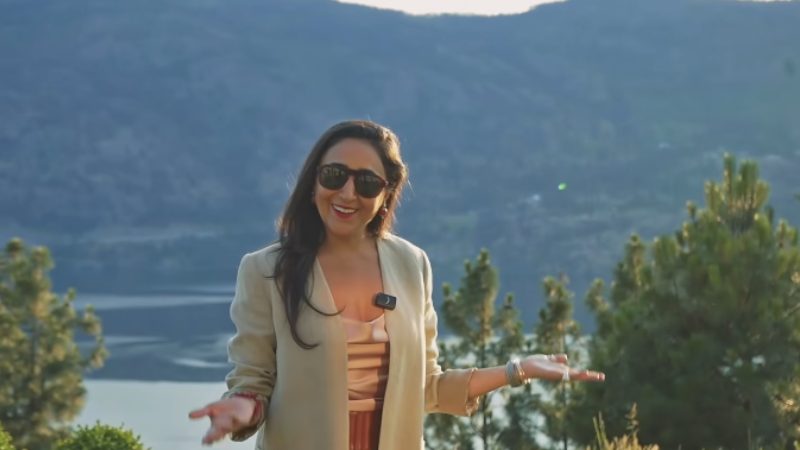 بیوگرافی ترمه عطاالهی مجری برنامه ویلا اکسو